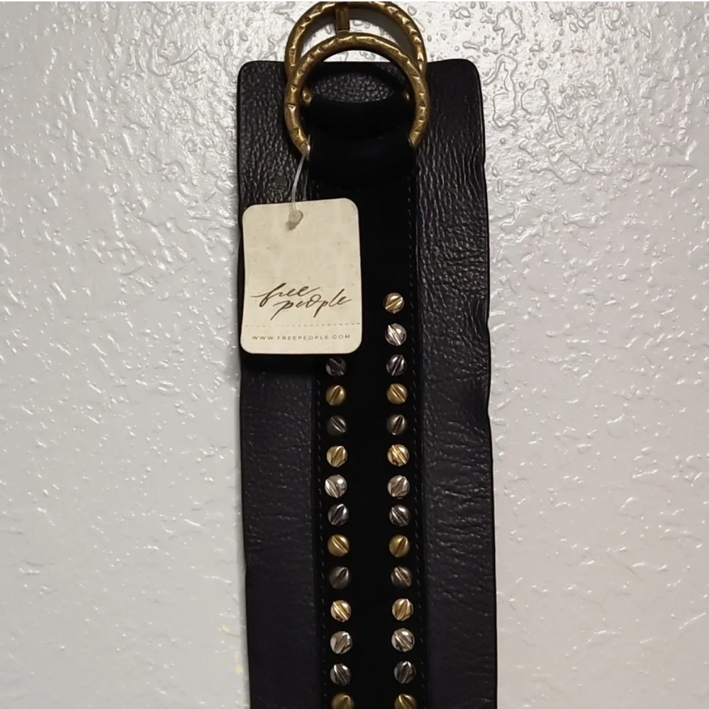 SOLD DO NOT BUY TY🚨🚨🚨Free People Mason Studded Black Belt M/L - Picture 2 of 9